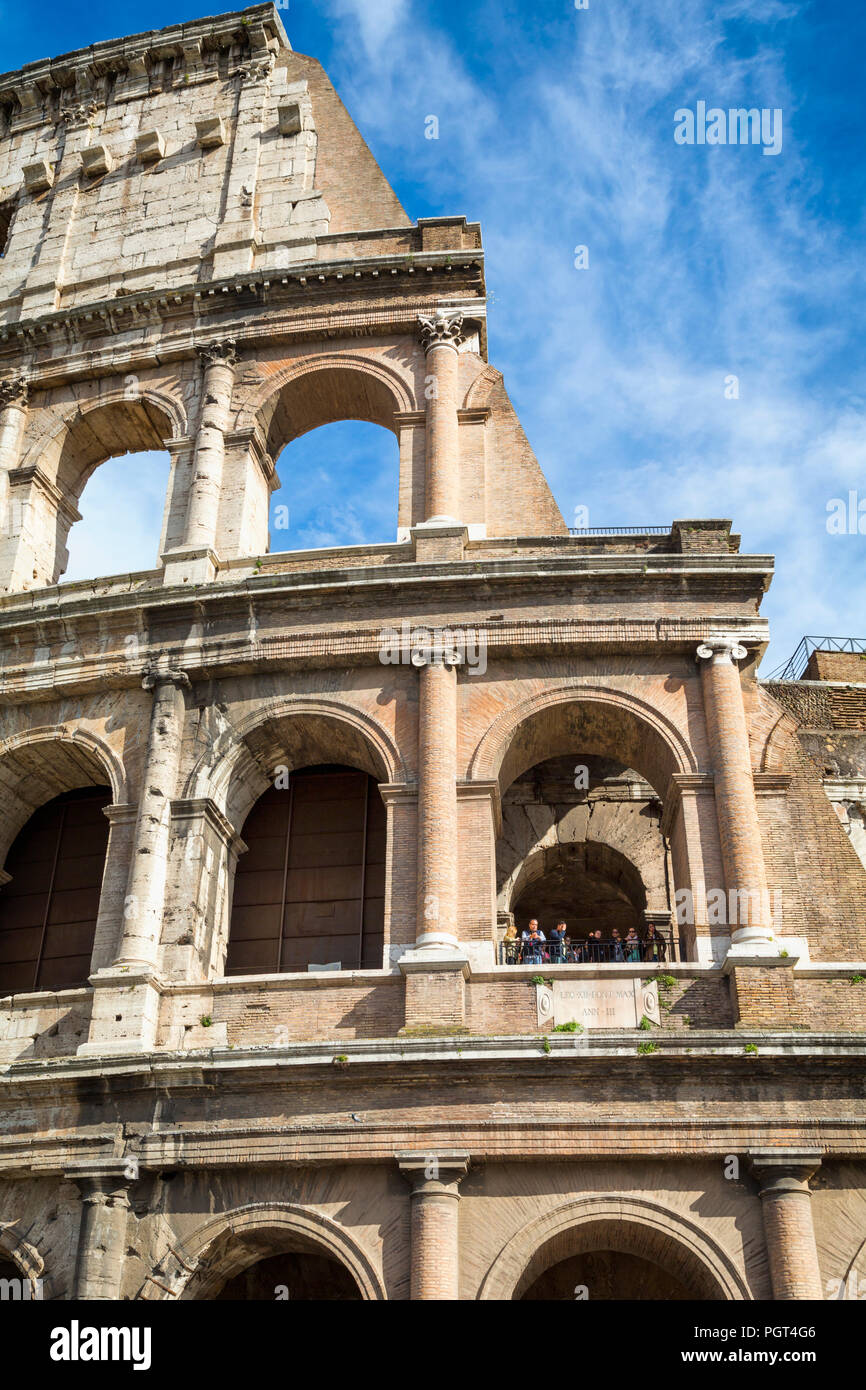 Roma, Italia. Il Colosseo. Esterno. Foto Stock