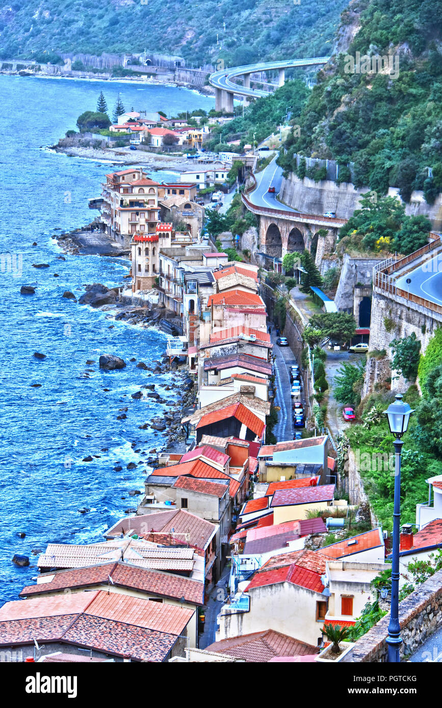 La città di Scilla in provincia di Reggio Calabria, Italia. Foto Stock