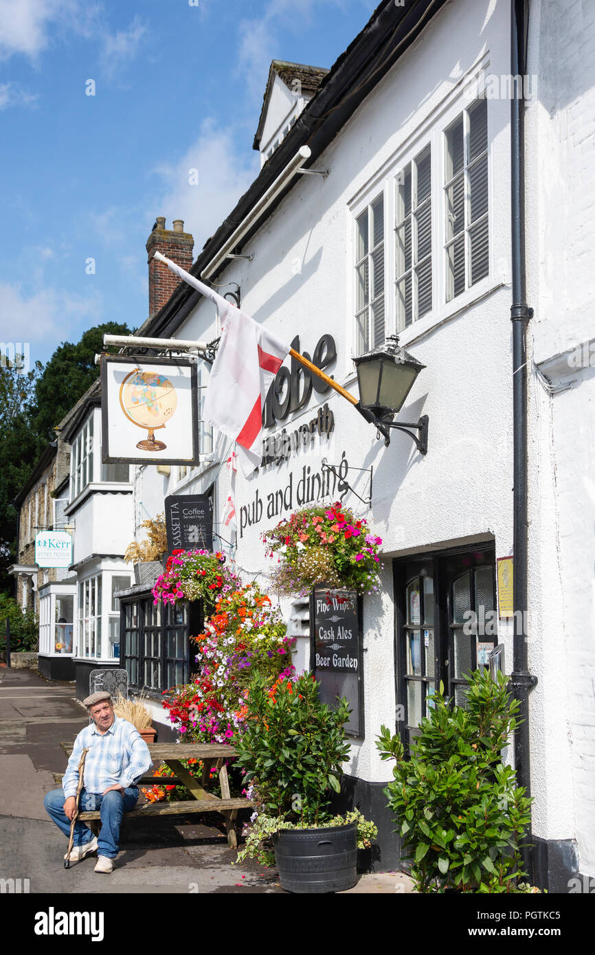 Il Globo Inn, Market Place, Highworth, Wiltshire, Inghilterra, Regno Unito Foto Stock