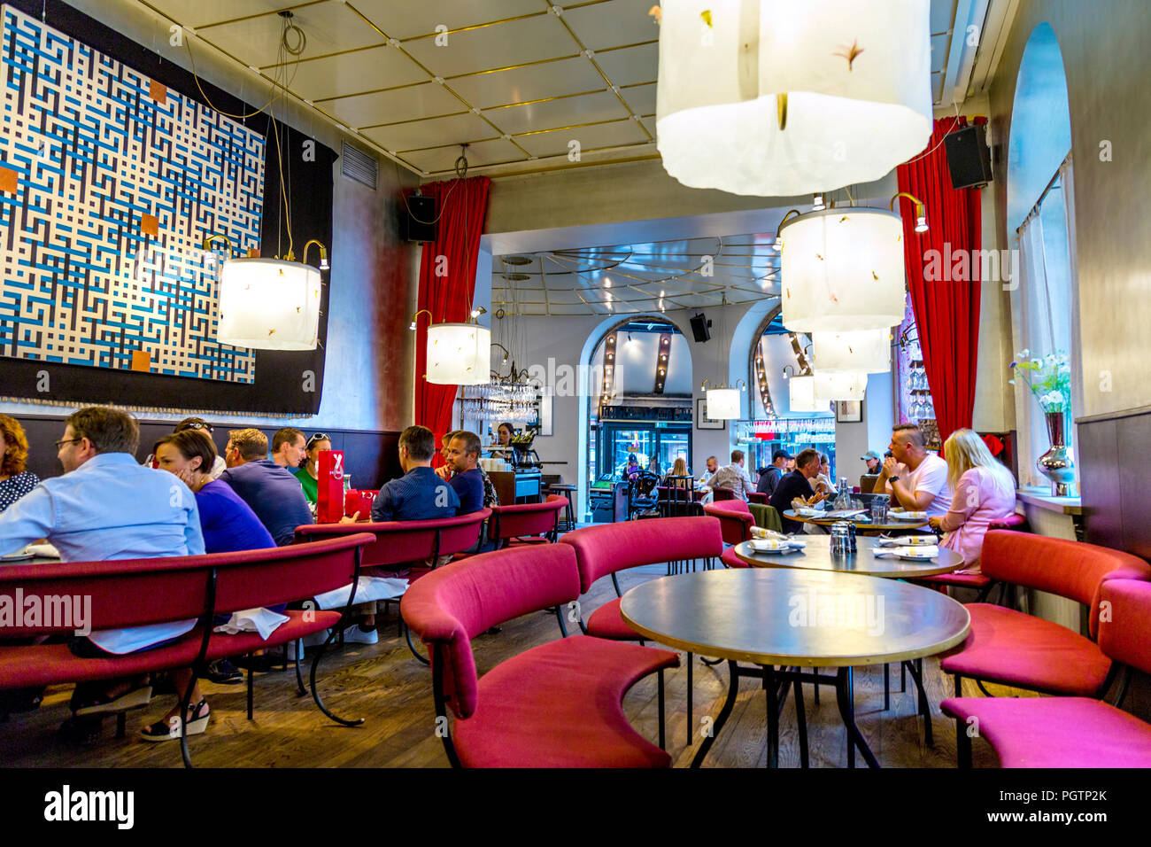 Interno di un elegante ristorante chic (Riche, Stoccolma, Svezia) Foto Stock