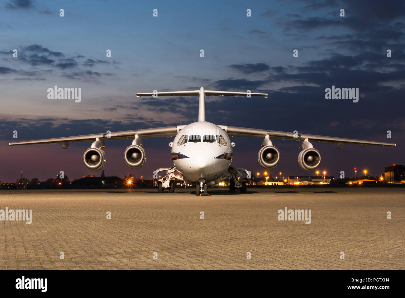 Un British Aerospace 146 passeggero VIP e gli aeromobili dal n. 32 Squadron della Royal Air Force presso la RAF Northolt airbase. Foto Stock