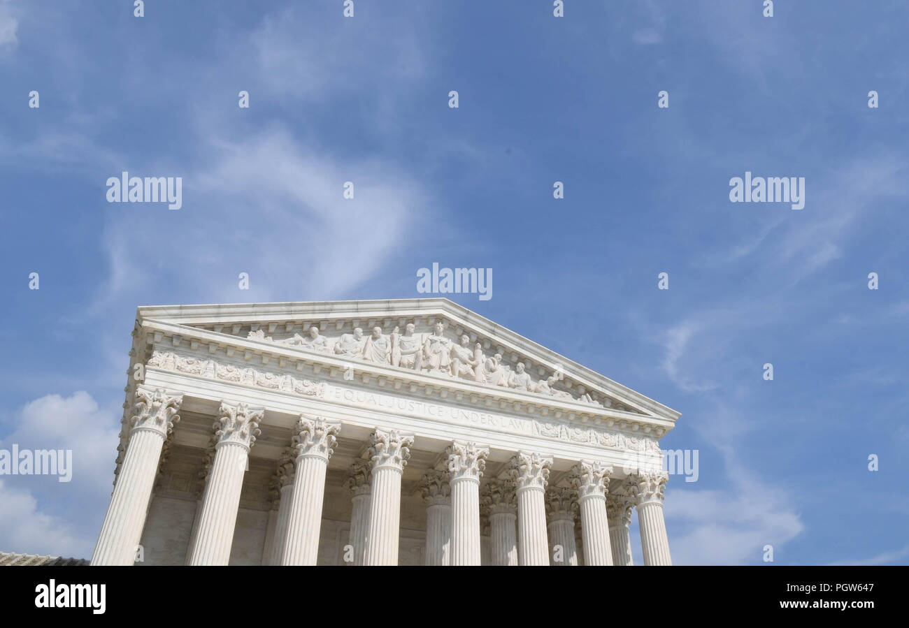 Gli Stati Uniti Corte suprema di Washington D.C., in un pomeriggio soleggiato in agosto. Foto Stock