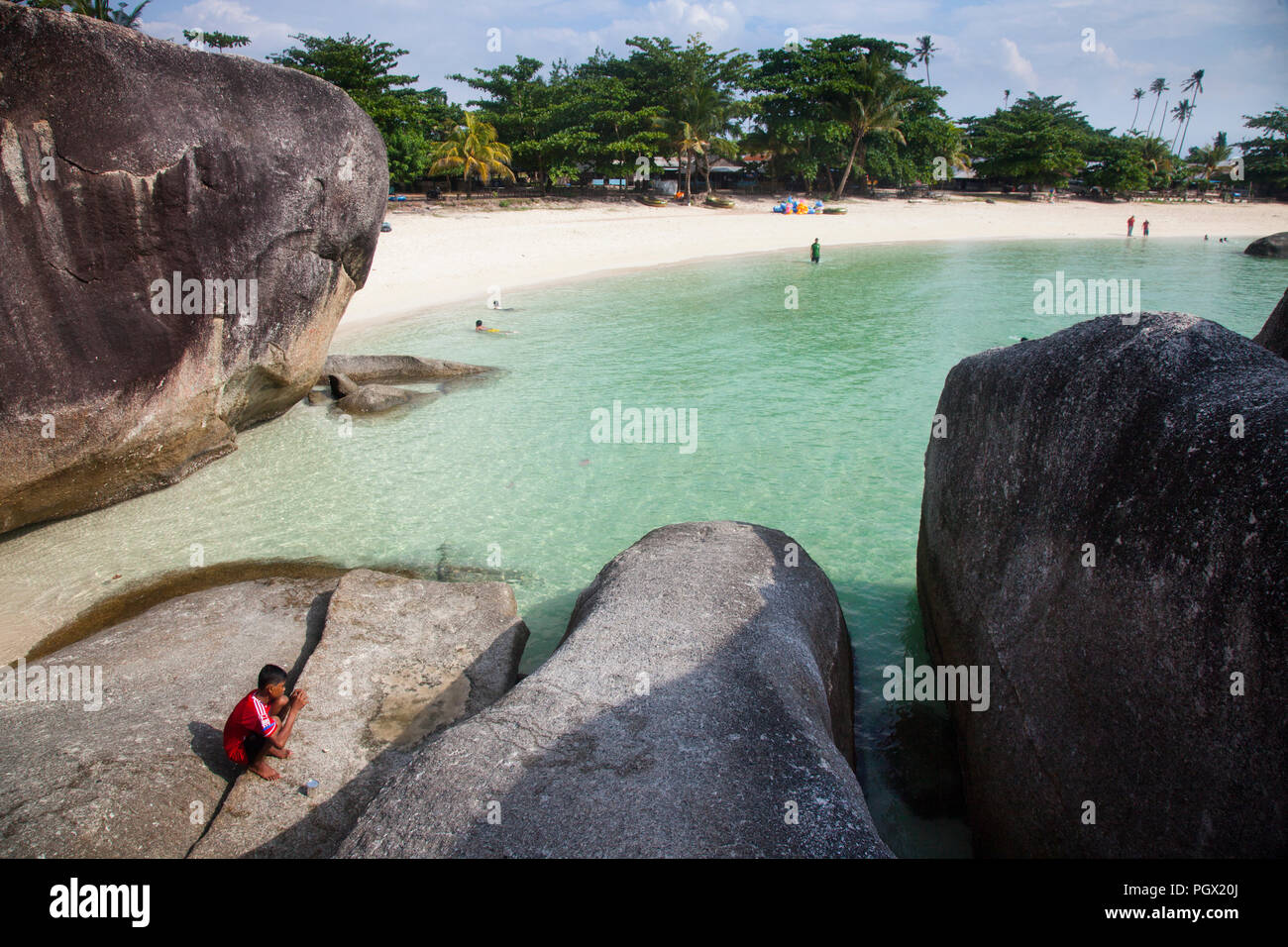 Tanjung Tinggi, la famosa spiaggia e il sito di cinema di Indonesia più popolare film, Laskar Pelangi. Belitung Island, Indonesia. Foto Stock