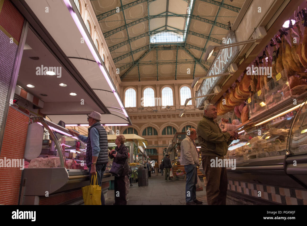 Mercato centrale interno, al mattino Foto Stock