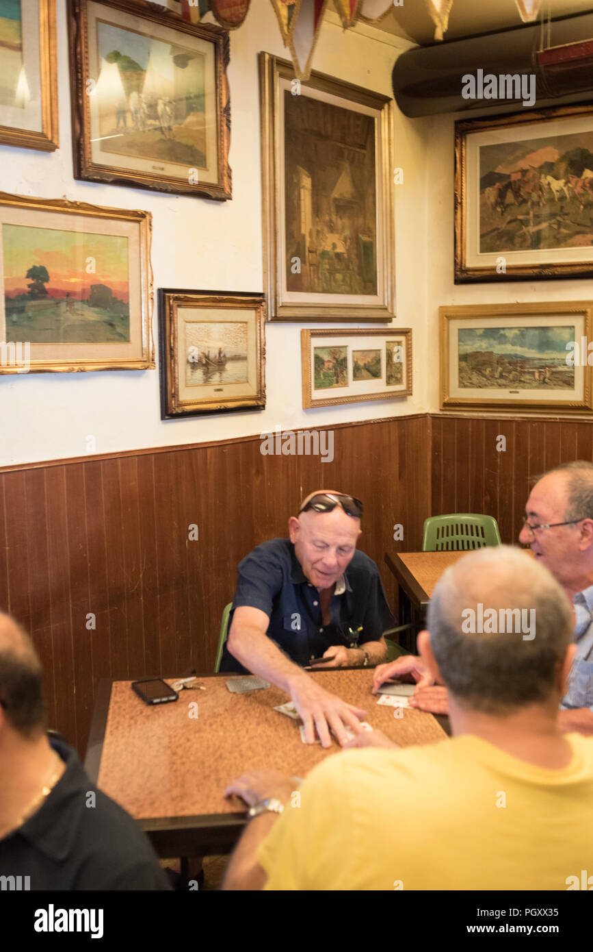 Bar civili all'interno Foto Stock