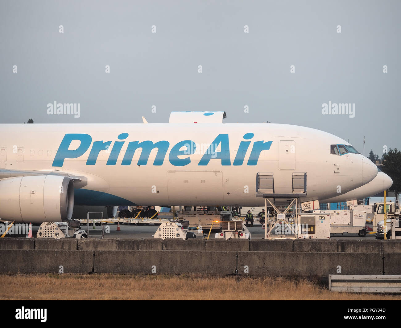 La perfezione del Amazon Air cargo aereo carico di Seattle Tacoma International Airport in agosto 2018 Foto Stock