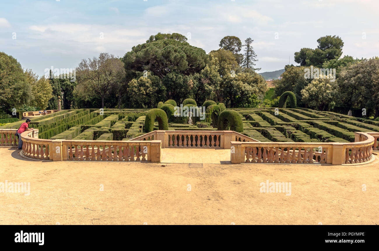 Vista panoramica su stile neoclassico Park di Horta. Il labirinto di siepi che dà sul parco il suo nome, costituito da 750 metri di rifilato cipressi. Foto Stock