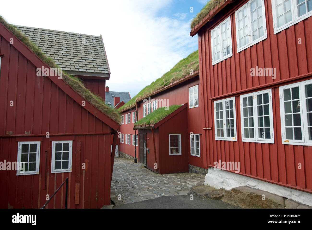 Il vecchio parlamento delle isole Faeroeer edifici penisola Tinganes Tórshavn Isole Faerøer, Danimarca Foto Stock