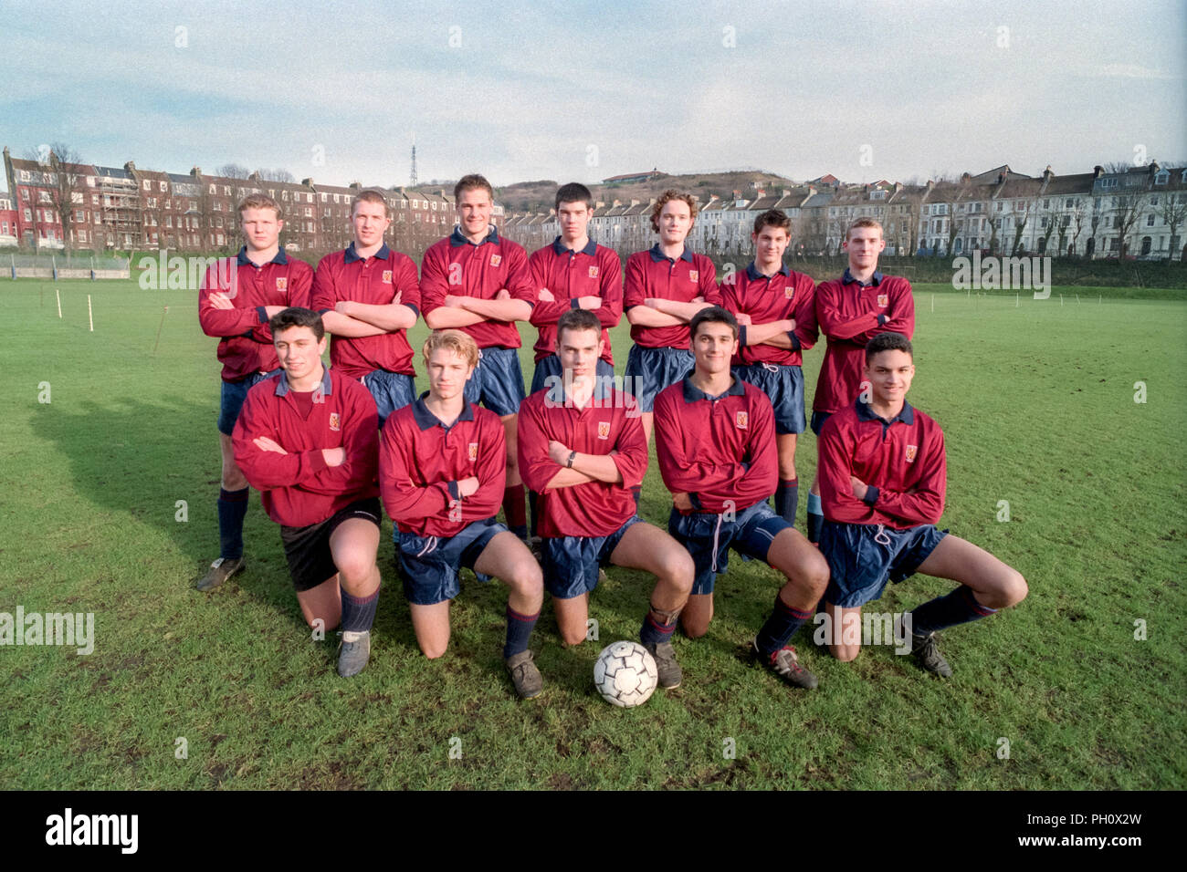 La reintroduzione del calcio come uno sport a Brighton College, con Jimmy Hill Foto Stock