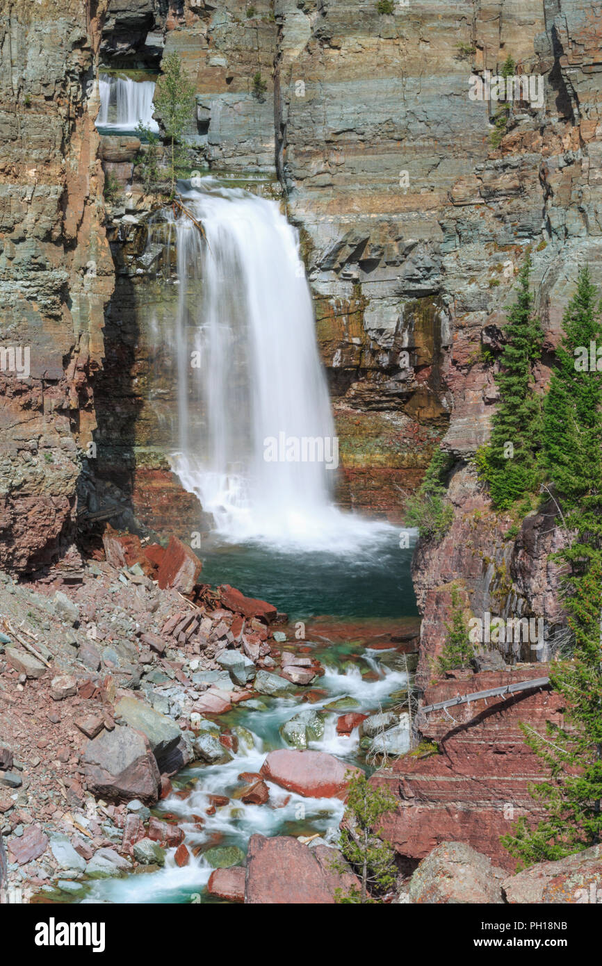 Cascata in un canyon della North Fork blackfoot river in capro espiatorio deserto vicino ovando, montana Foto Stock