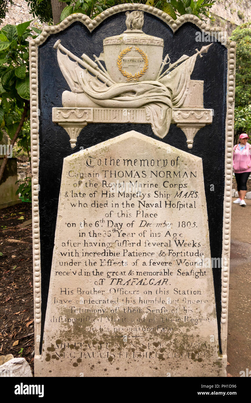 Gibilterra, Main Street, Trafalgar cimitero, storico sepoltura, 1805 la tomba di Capt Thomas Norman, che sono morti a causa di ferite da Battaglia di Trafalgar Foto Stock