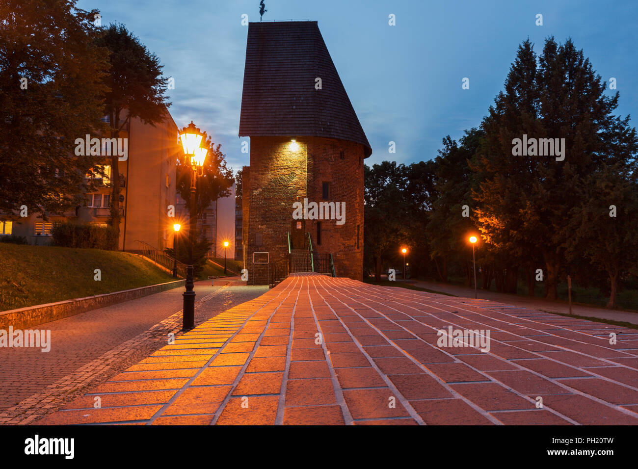 La Strega torre in Slupsk. Slupsk, Pomerania, Polonia. Foto Stock