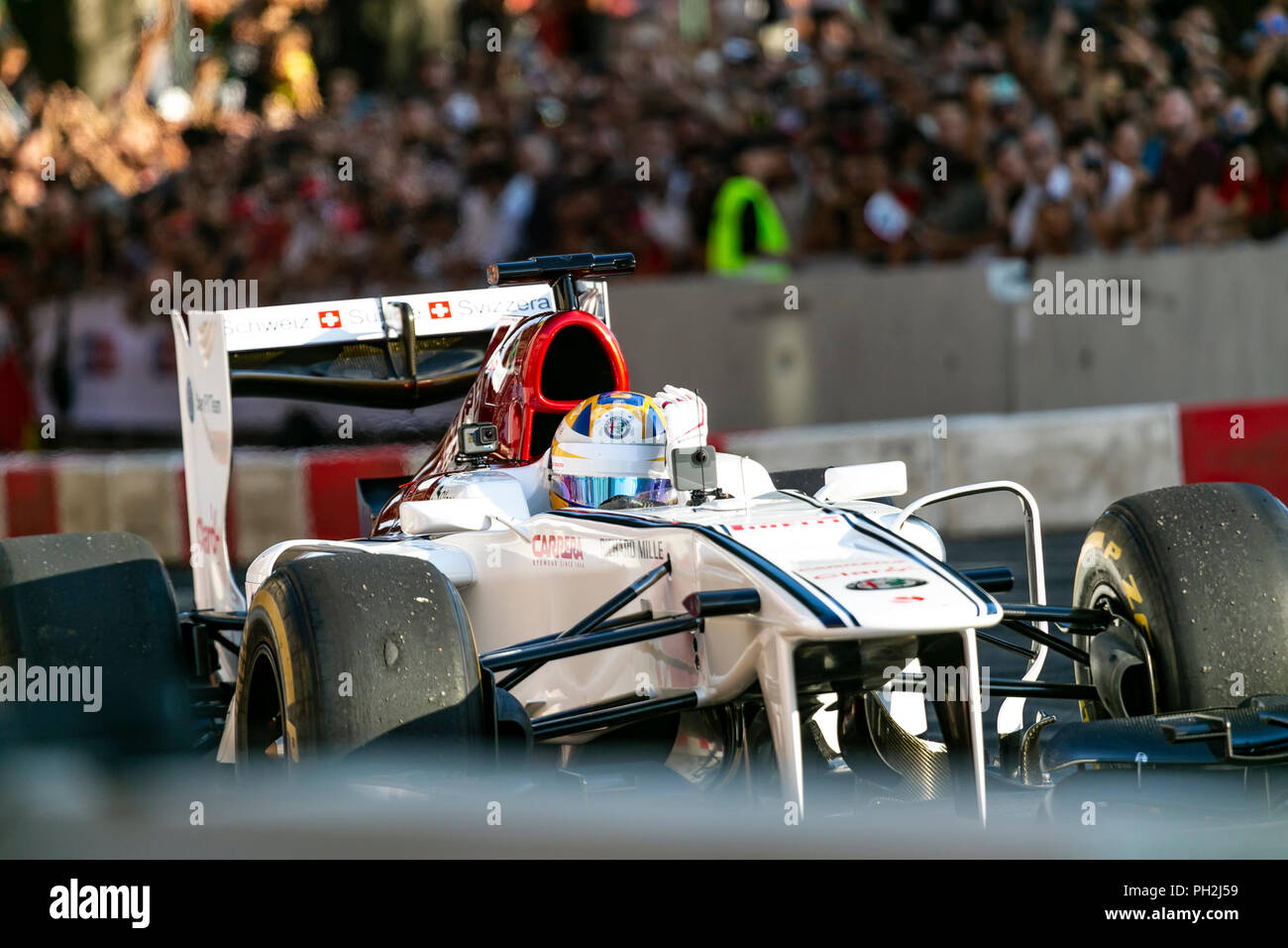 Milano, 29 agosto 2018 - Alfa Romeo Sauber F1 Team facendo una performance live a F1 Milano festival - Valeria Portinari Alamy Live News Foto Stock