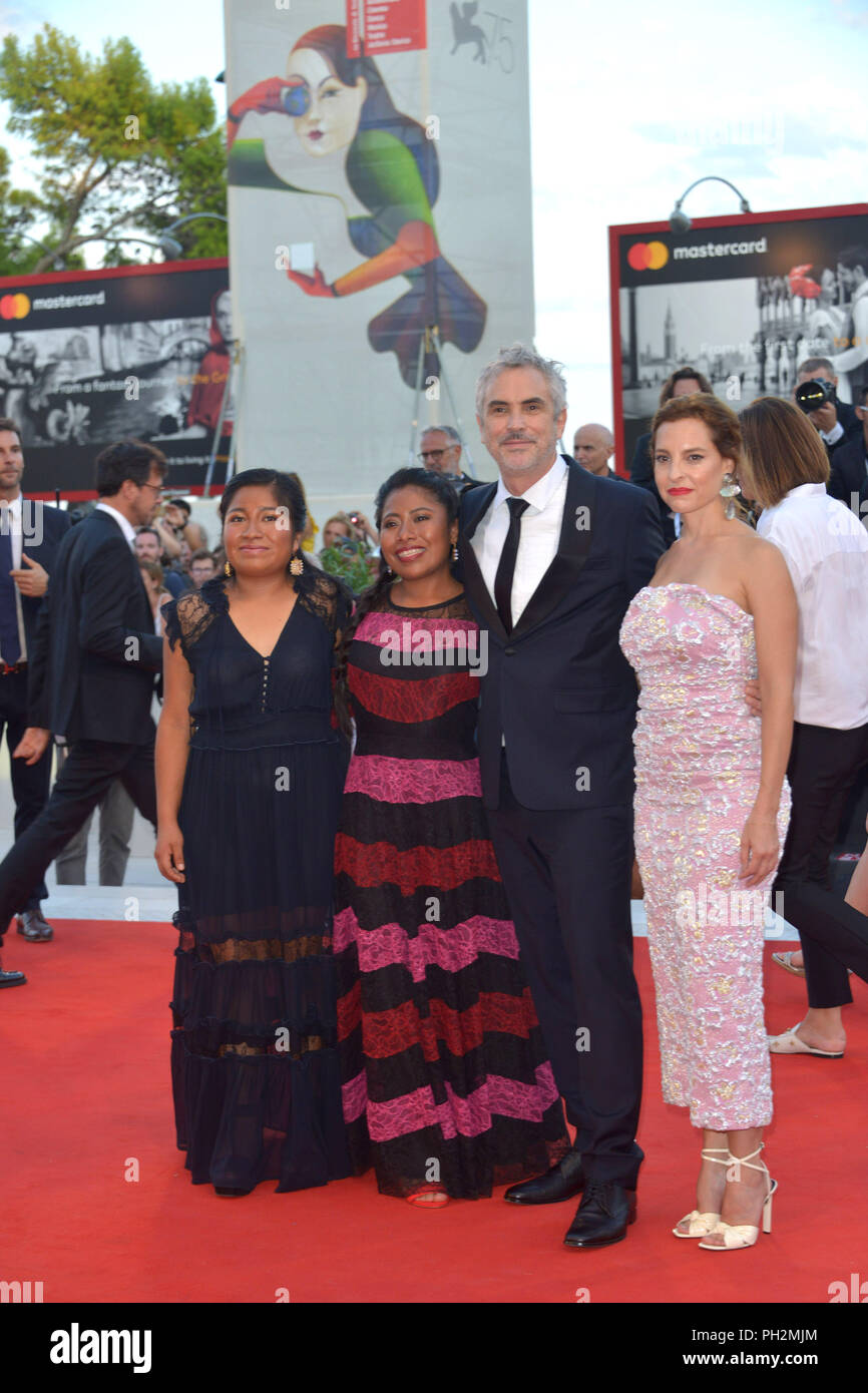 Venezia, Italia. Il 30 agosto, 2018. 75° Festival del Cinema di Venezia, RedCarpet film "Roma". Nella foto: Alfonso CuarÃ³n, cast Credit: Indipendente Photo Agency Srl/Alamy Live News Foto Stock