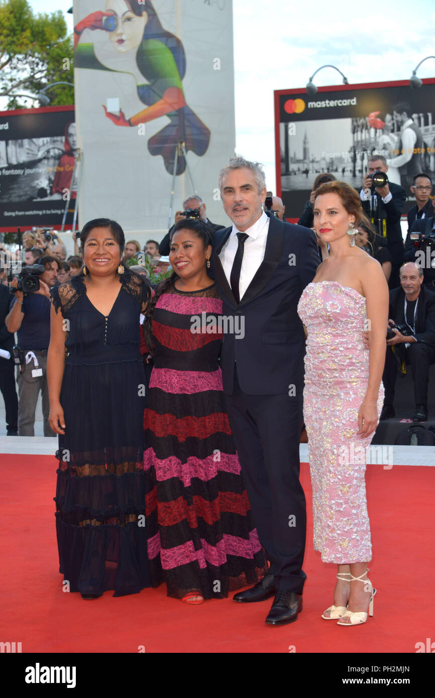Venezia, Italia. Il 30 agosto, 2018. 75° Festival del Cinema di Venezia, RedCarpet film "Roma". Nella foto: Alfonso CuarÃ³n, cast Credit: Indipendente Photo Agency Srl/Alamy Live News Foto Stock