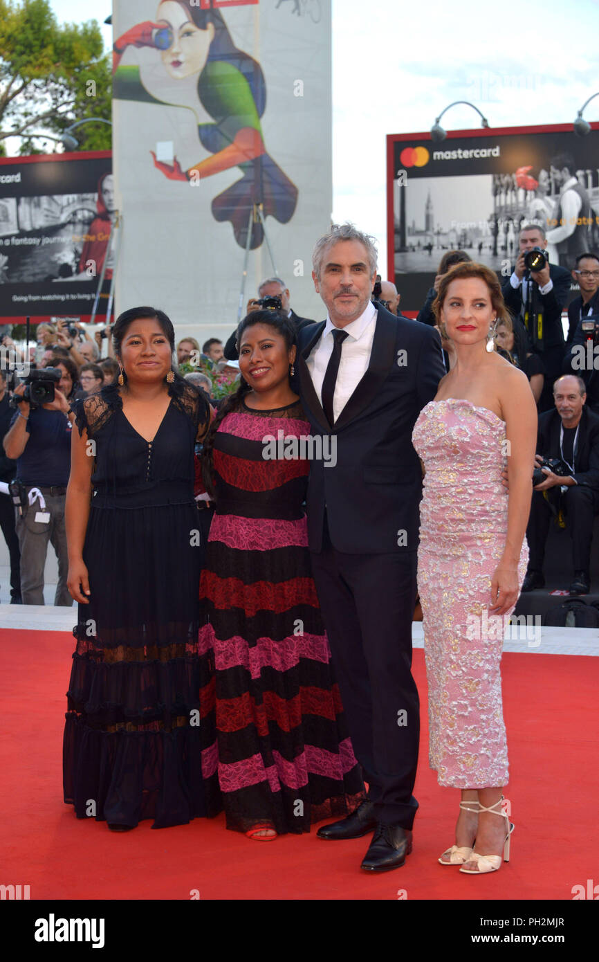 Venezia, Italia. Il 30 agosto, 2018. 75° Festival del Cinema di Venezia, RedCarpet film "Roma". Nella foto: Alfonso CuarÃ³n, cast Credit: Indipendente Photo Agency Srl/Alamy Live News Foto Stock