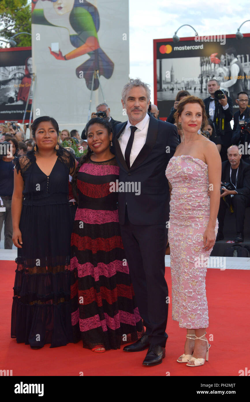 Venezia, Italia. Il 30 agosto, 2018. 75° Festival del Cinema di Venezia, RedCarpet film "Roma". Nella foto: Alfonso CuarÃ³n, cast Credit: Indipendente Photo Agency Srl/Alamy Live News Foto Stock