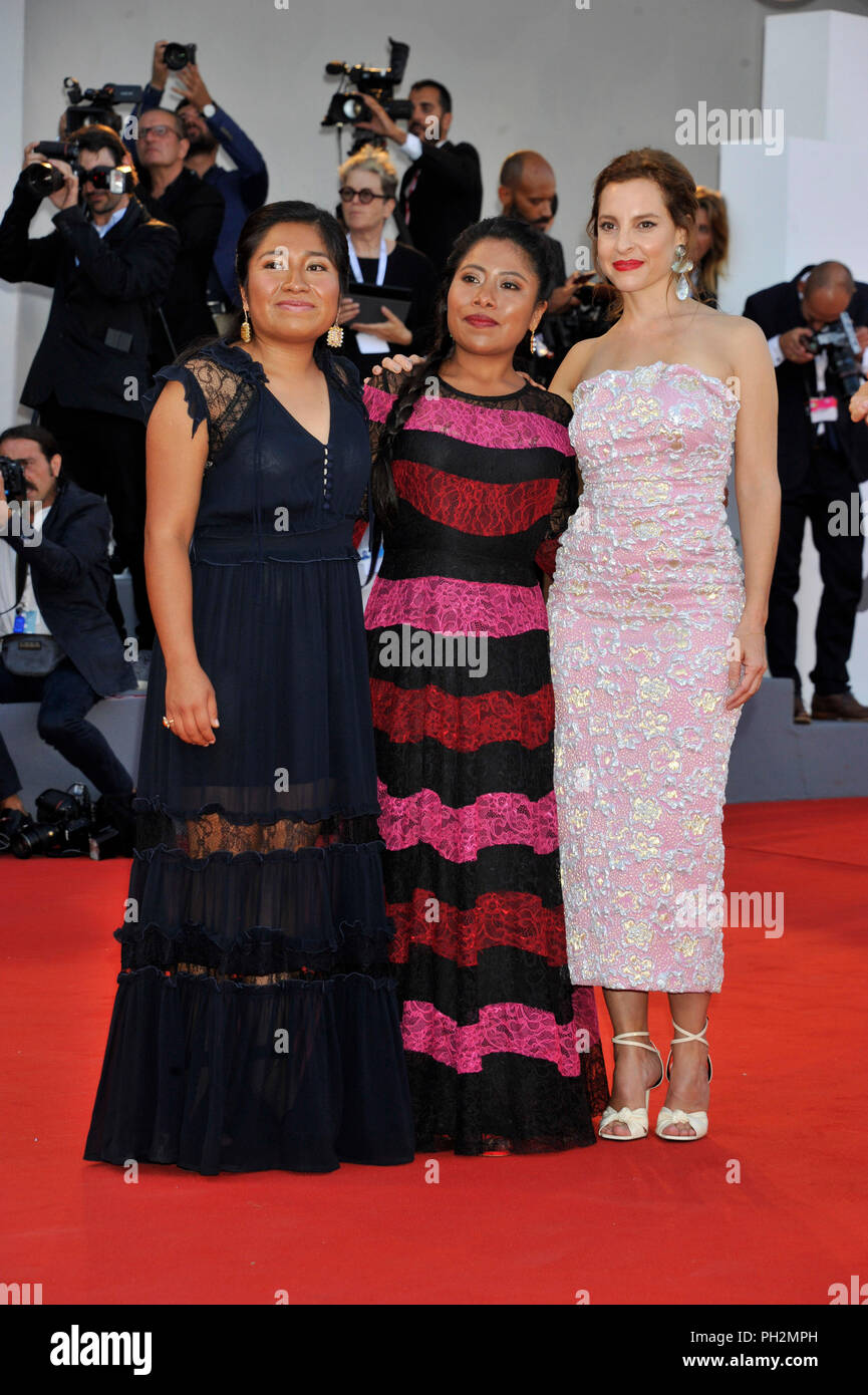 Venezia, Italia. Il 30 agosto, 2018. 75° Festival del Cinema di Venezia 2018, tappeto rosso film: â€oeRomaâ€. Nella foto: Nancy GarcÃ-a GarcÃ-a, Yalitza Aparicio, Alfonso CuarÃ³n, Marina de Tavira Credit: Indipendente Photo Agency Srl/Alamy Live News Foto Stock