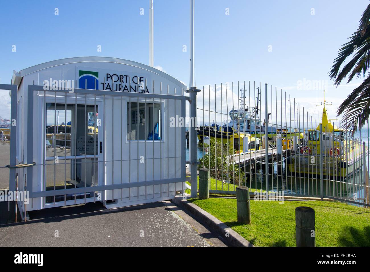 Porta d'ingresso al porto di Tauranga, Tauranga, Isola del nord, Nuova Zelanda, 30 ottobre 2017. () Foto Stock