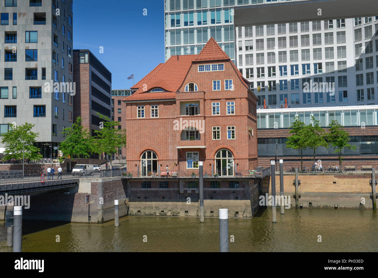 Altes Zollhaus, Spiegel-Verlag, Ericusspitze, Hafencity di Amburgo, Deutschland Foto Stock