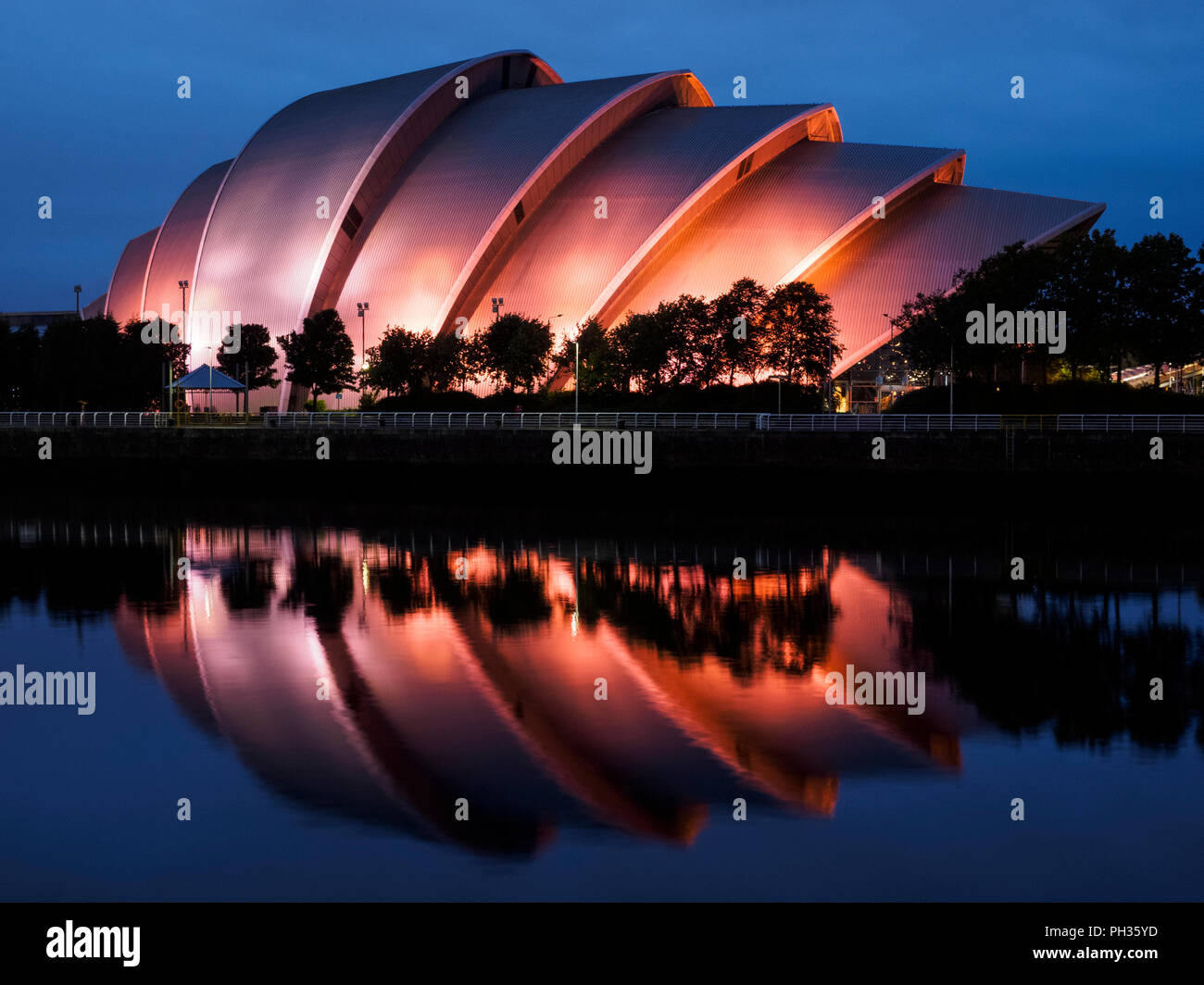 Il SEC Armadillo edificio sul fiume Clyde, Glasgow Foto Stock