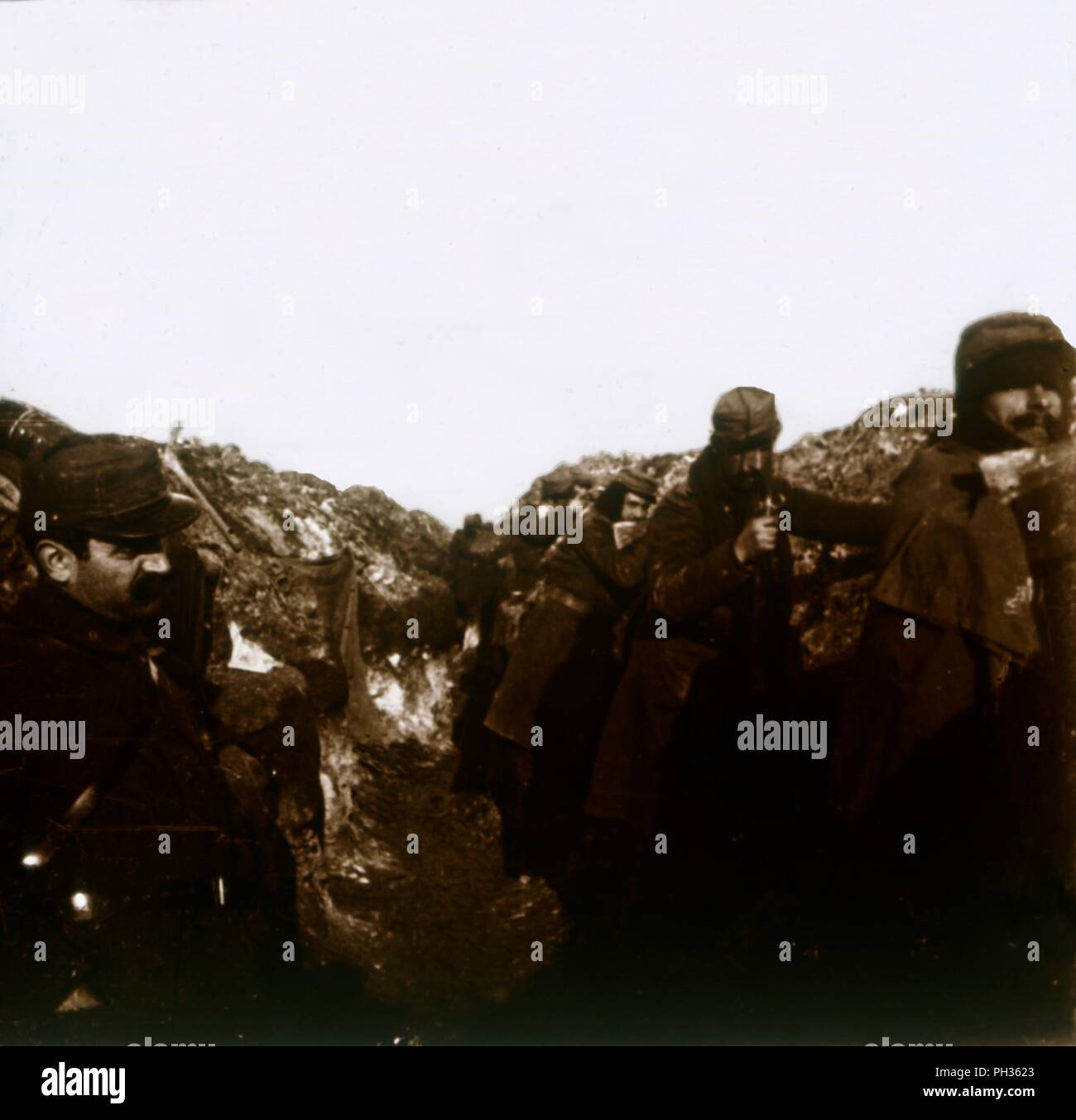 Soldati francesi in trincee, Vermelles, nel nord della Francia, C1914-c1918. Artista: sconosciuto. Foto Stock