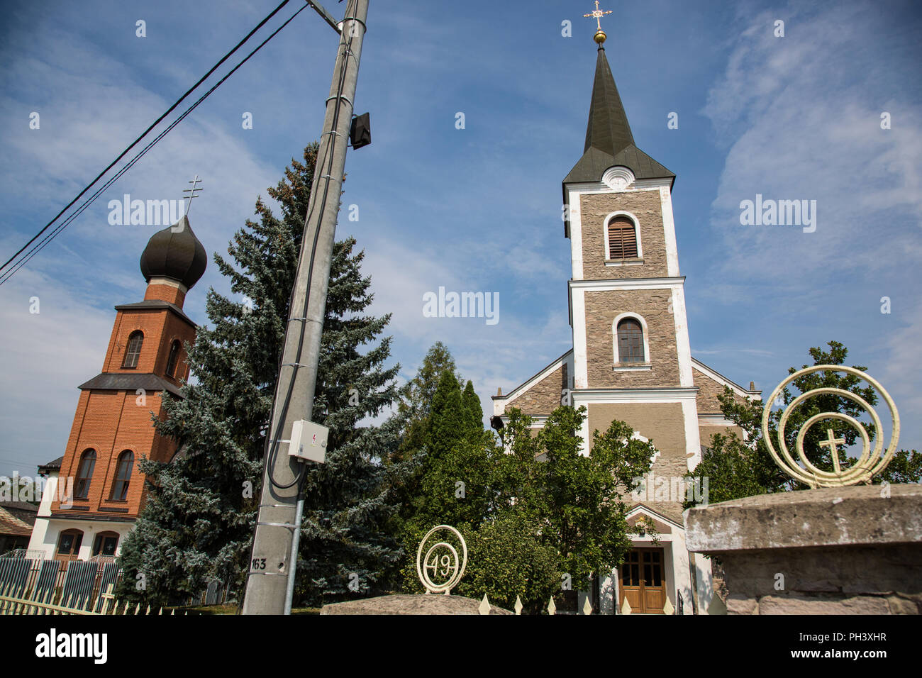 Borša, Slovacchia. 24 Agosto, 2018. Un Greco Cattolica e Chiesa cattolica romana nel villaggio di Borša. Foto Stock