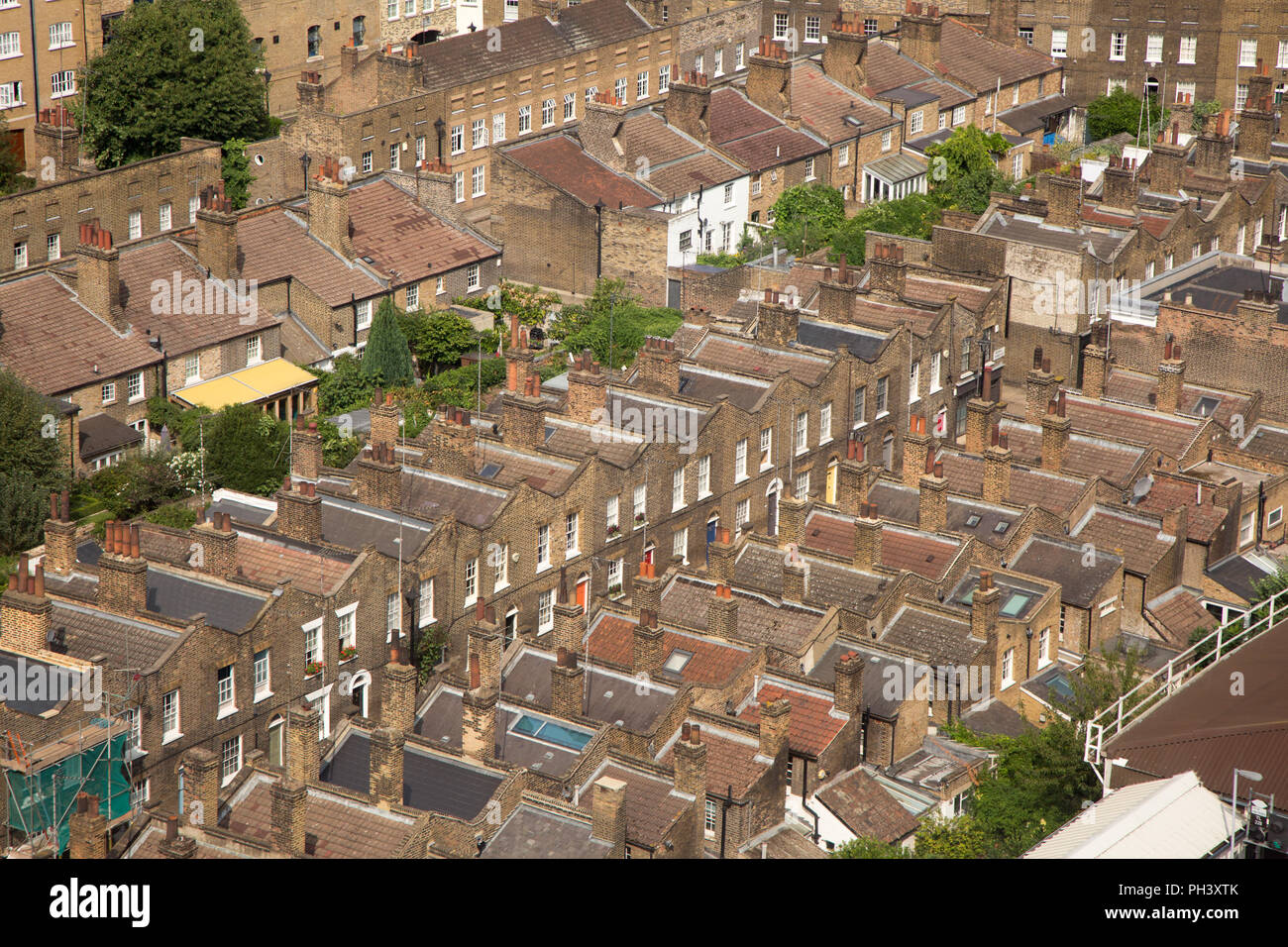 Righe di zone densamente popolate in alloggiamento di Waterloo, Londra Centrale Foto Stock