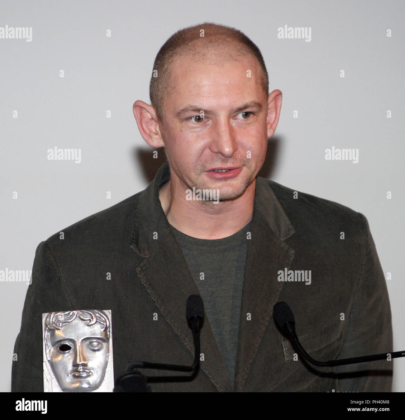 Ian Hart è nato a Liverpool, in Inghilterra, e la sua carriera lo ha portato dal film per la televisione e la fase! Egli è apparso in Backbeat, Trovare Neverland, Harry Potter e la pietra di filosofi e nemico dello Stato tra molti altri film. Egli era in Agente Segreto sul televisore e sul palco con Sir Ian Holm in Homecoming. Egli è molto richiesta. Foto Stock