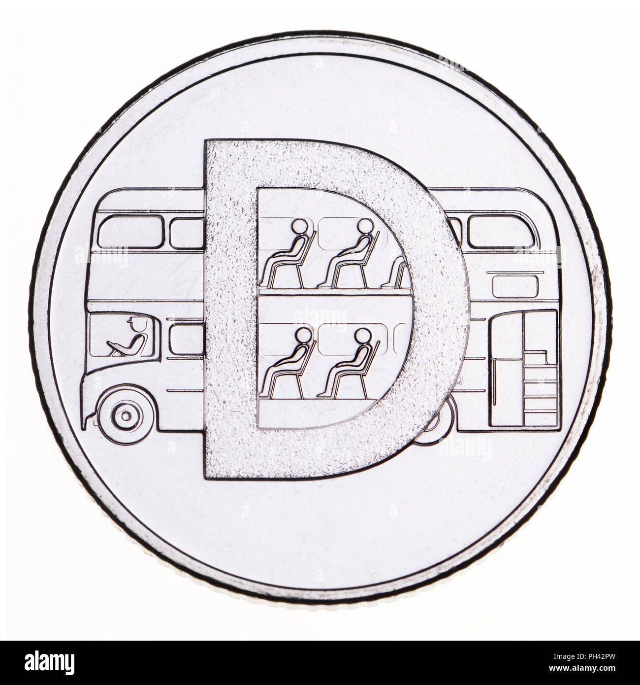 British 10p moneta (retromarcia) da 2018 alfabeti serie, celebrando britannicità. D - double decker bus Foto Stock