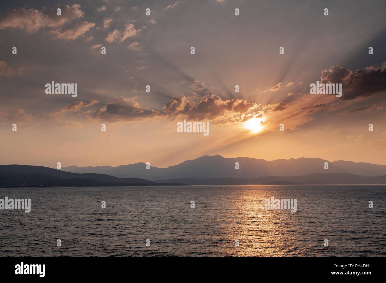 Sunrise sulla costa di Maiorca nel mare Mediterraneo Foto Stock