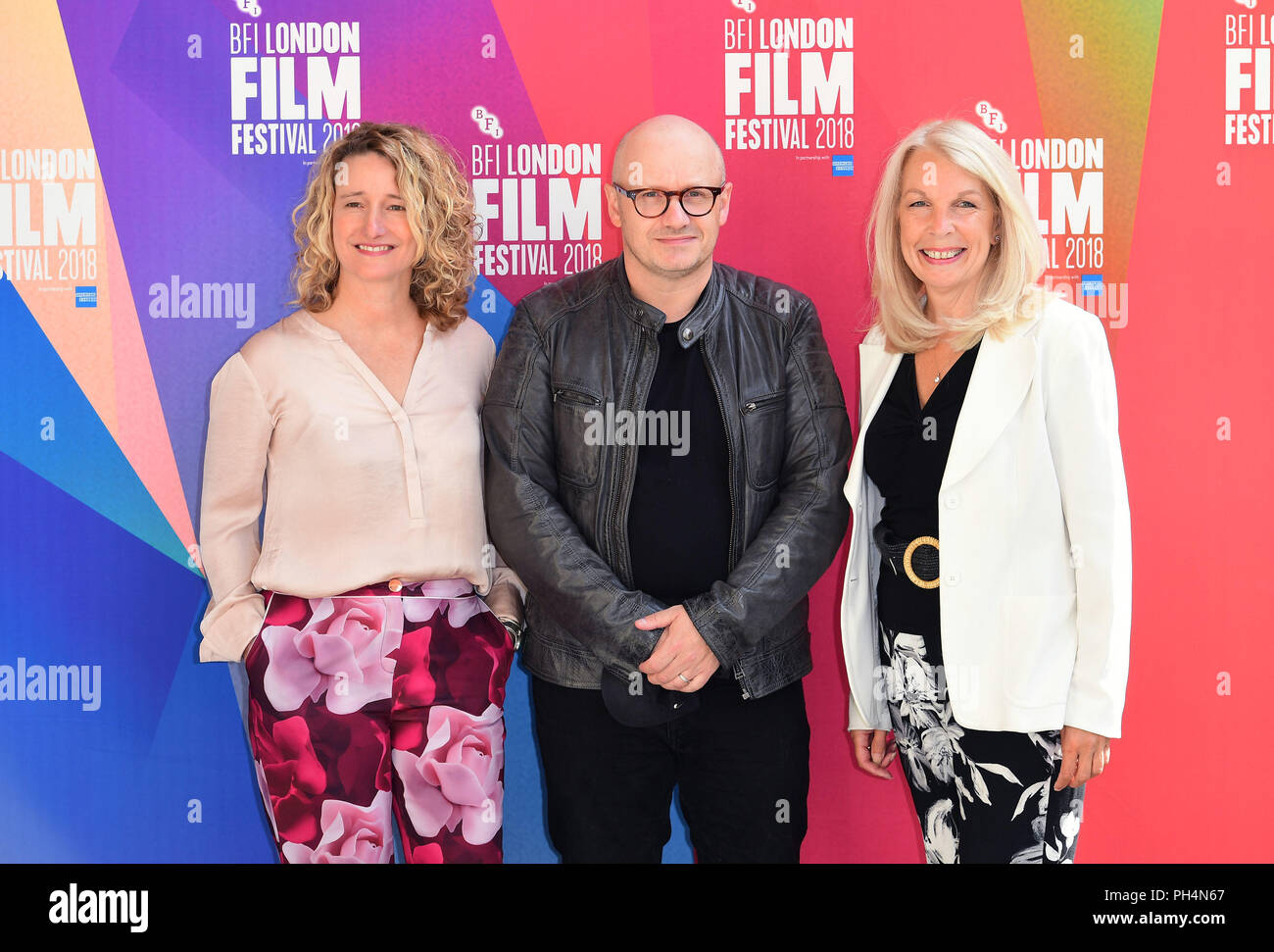 Tricia Tuttle, Lenny Abrahamson e Amanda Nevill arriva alla sessantaduesima BFI London Film Festival di lancio del programma a Cineworld Leicester Square, Londra. Foto Stock