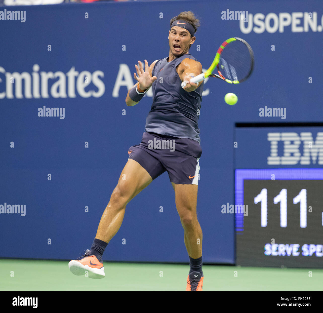 New York, Stati Uniti. Il 29 agosto, 2018. Rafael Nadal di Spagna reagisce durante l'US Open 2018 2° round match contro Vasek Pospisil del Canada presso l'USTA Billie Jean King National Tennis Center Credito: Lev Radin/Pacific Press/Alamy Live News Foto Stock