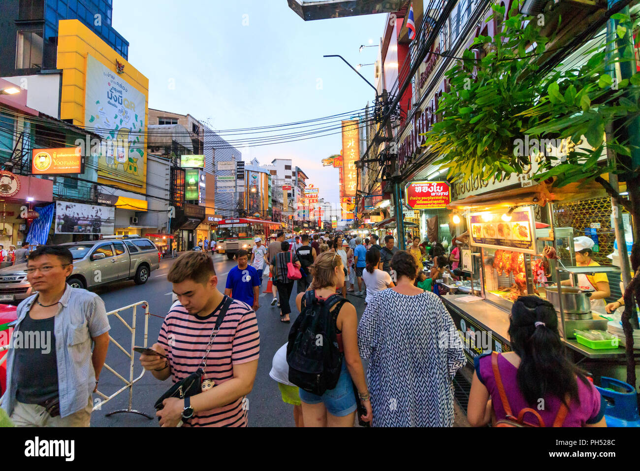 Bangkok, Tailandia - 24 Luglio 2018: Persone a Chinatown Foto Stock