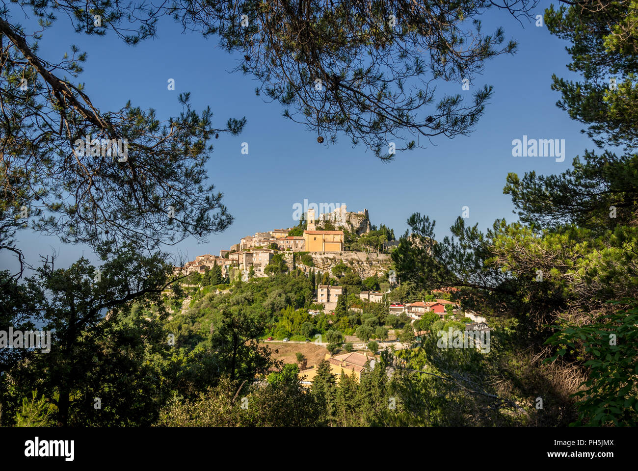 Vista della collina del villaggio di Eze sulla Costa Azzurra Foto Stock