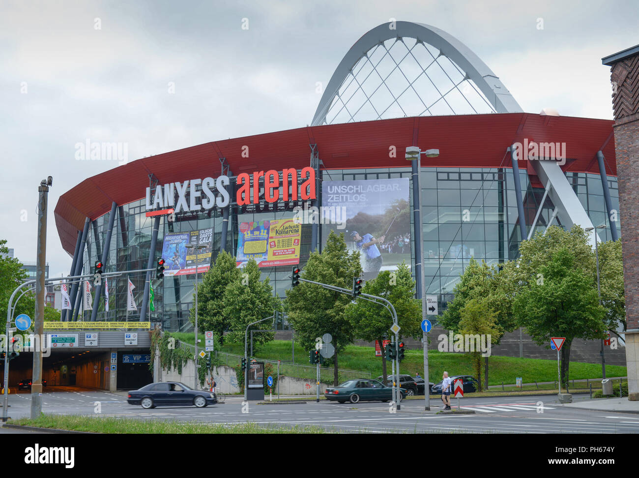 La Lanxess Arena, Willy-Brandt-Platz, Deutz, Koeln, Nordrhein-Westfalen, Deutschland Foto Stock