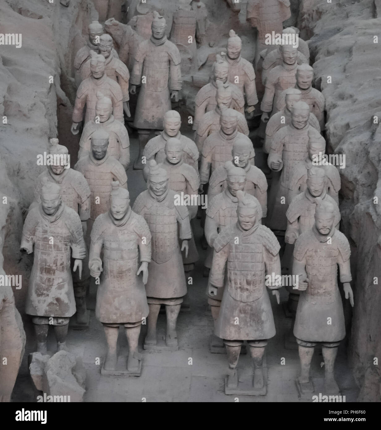 XIAN, Cina - 29 Ottobre 2017: Esercito di Terracotta. Soldati di argilla dell'imperatore cinese. Sculture di soldati dell'imperatore. Foto Stock