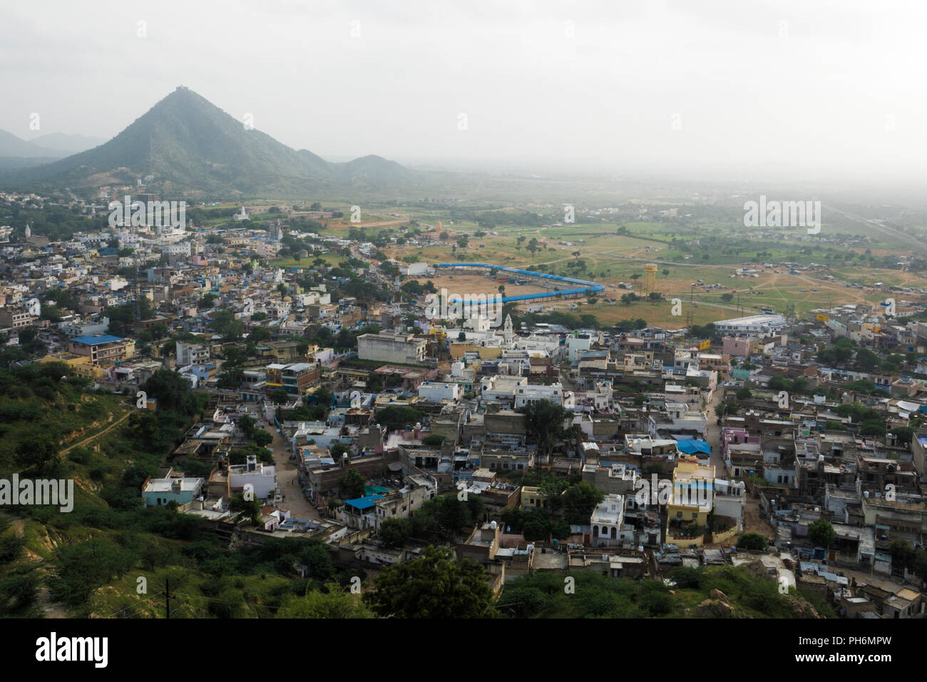 Angolo di alta vista del quartiere di Pushkar, Rajasthan, India Foto Stock