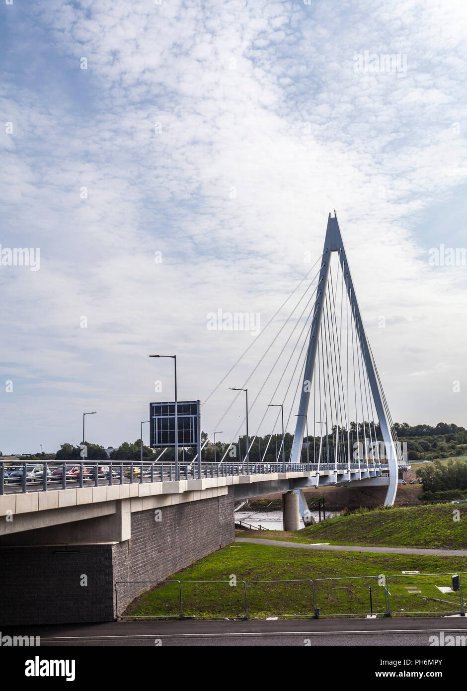 La cuspide settentrionale ponte che attraversa il fiume indossare a Sunderland,l'Inghilterra,UK Foto Stock