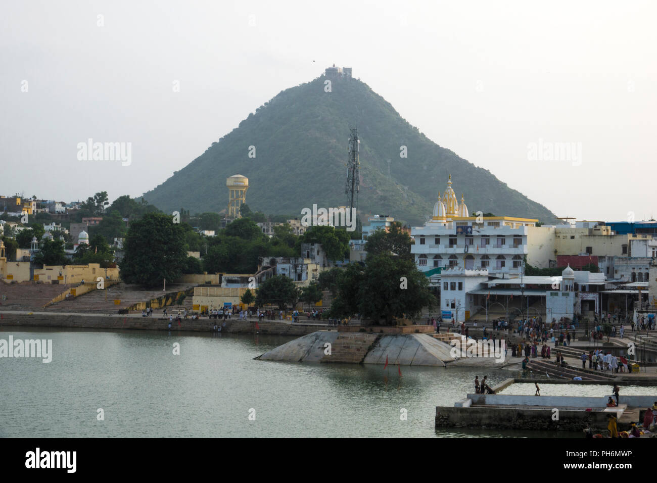 Il Santo acque del lago Pushkar, Rajasthan Foto Stock