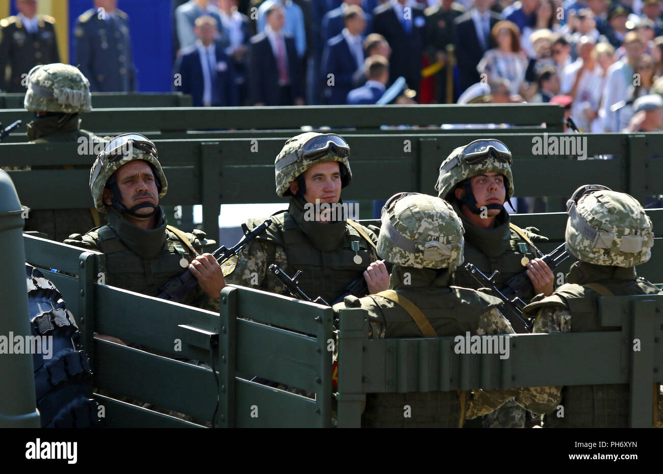 Kiev, Ucraina - 24 agosto 2018: esercito ucraino soldati prendere parte alla parata militare a Kiev, dedicata al giorno di indipendenza dell'Ucraina. Ukrai Foto Stock