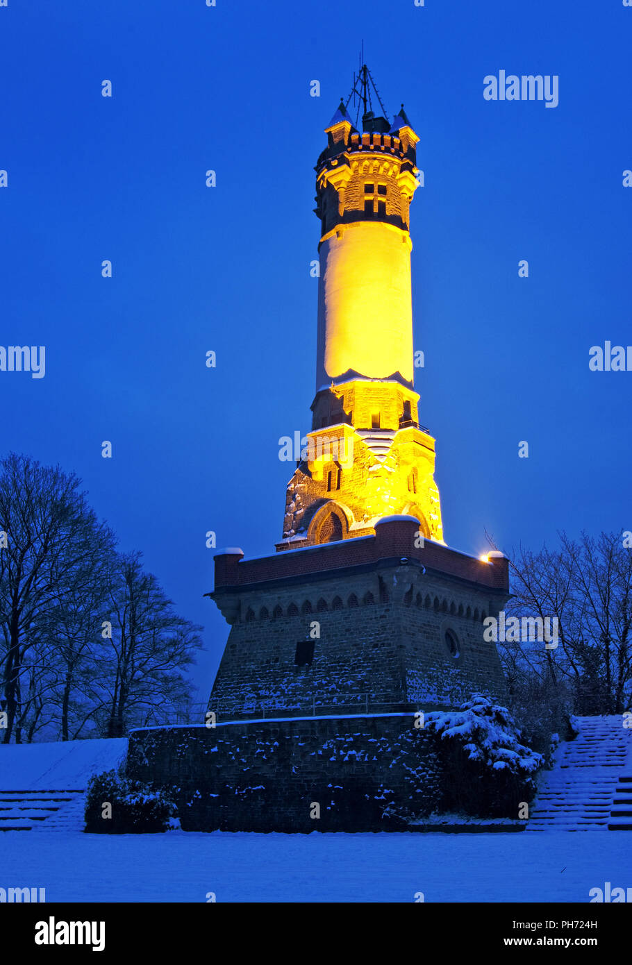 Illuminato torre Harkort in inverno,Wetter,Germania Foto Stock
