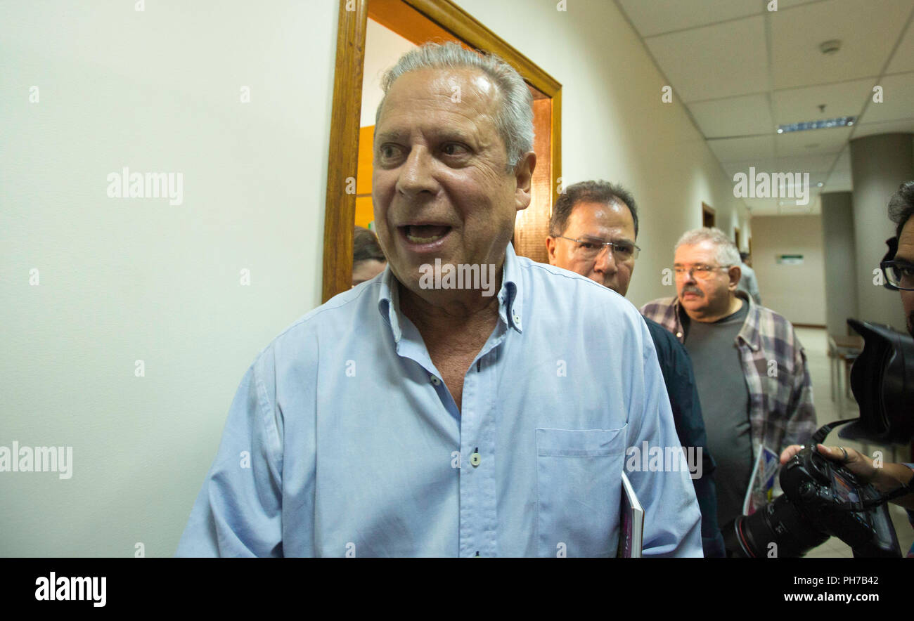 SÃO PAULO, SP - 30.08.2018: José Dirceu COMPARECE À EVENTOO EM SP - condannato a più di trenta anni di carcere per corruzione attiva e del riciclaggio di denaro e organizzazione criminale, ex ministro José Dirceu ha partecipato ad un evento per il lancio di un sindacato memorial il giovedì notte in São Paulo. (Foto: Bruno Rocha/Fotoarena) Foto Stock