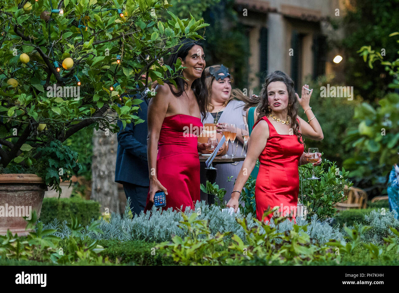 Firenze, Italia. Firenze, Italia. Il 29 agosto 2018. Persone godetevi i giardini prima delle prestazioni - Serata di Apertura con il Mozart del Don Giovanni - dit: Guy Bell/Alamy Live News Credito: Guy Bell/Alamy Live News Foto Stock
