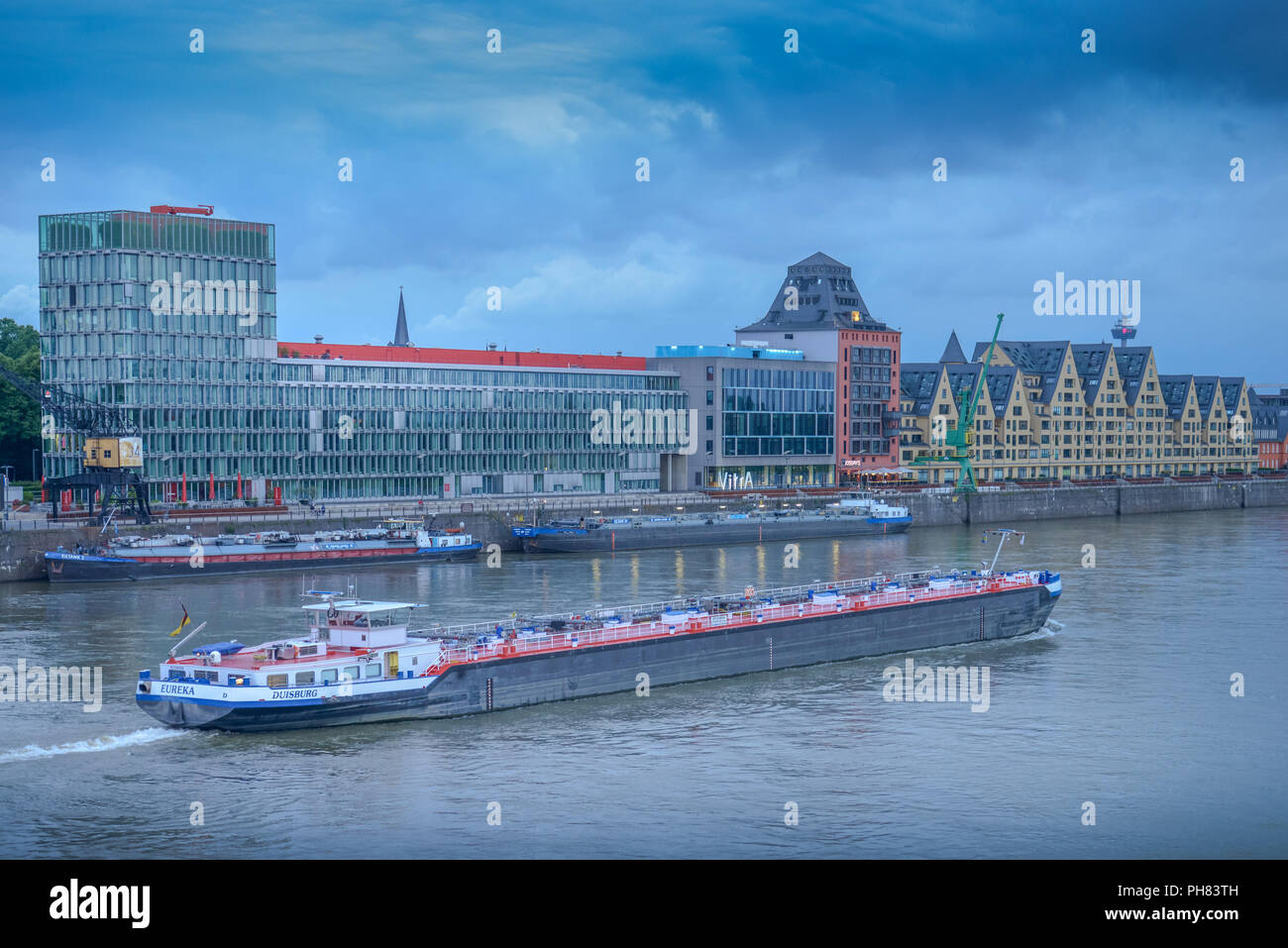 Kap am Suedkai, RACC. Uffici, Silo 23, Siebenbirge, Agrippinawerft, Rhein, Altstadt, Koeln, Nordrhein-Westfalen, Deutschland Foto Stock