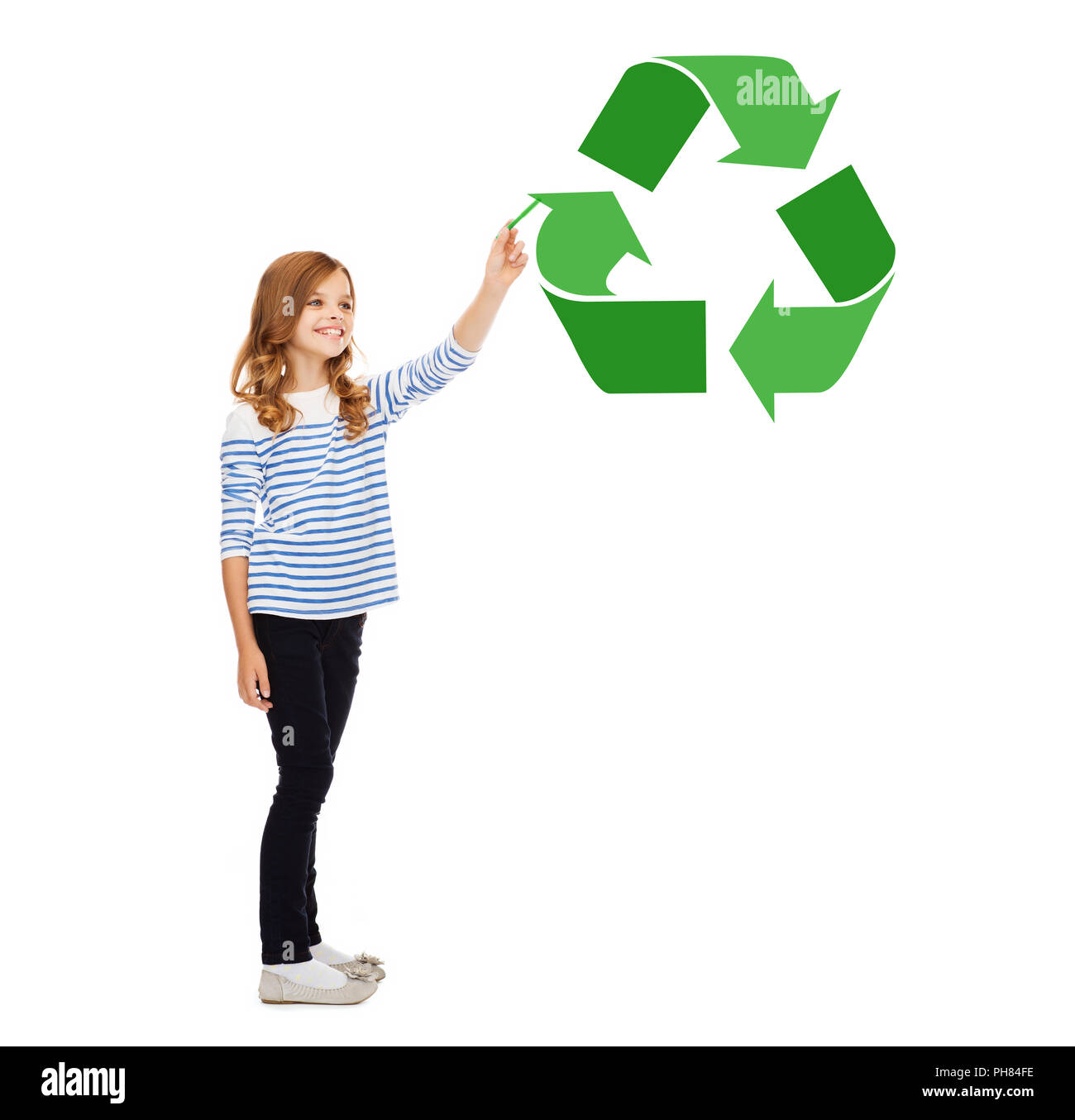 Ragazza con puntamento marcatore verde simbolo di riciclaggio Foto Stock