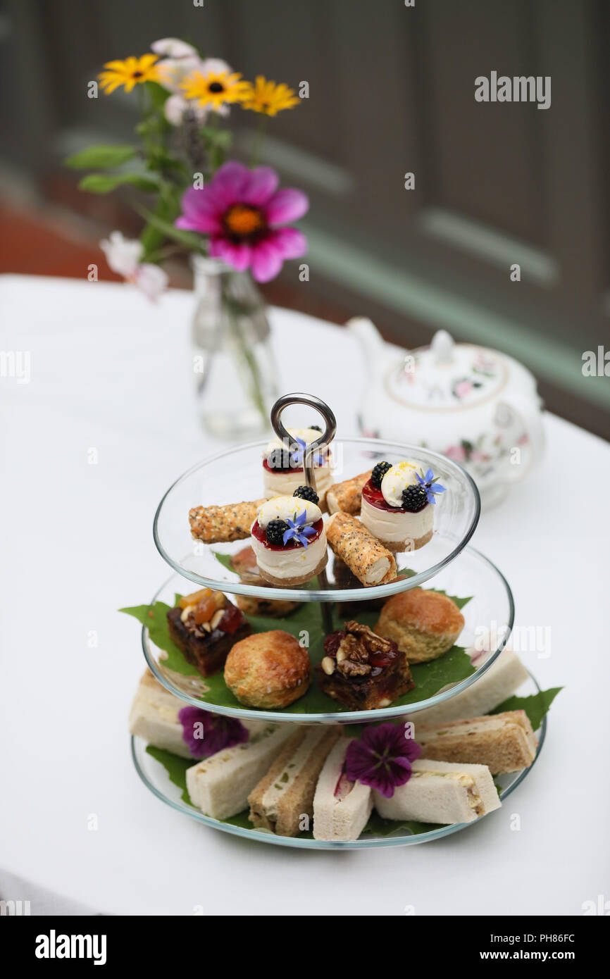 Una selezione di splendidi dolci casalinghi, Pasties, focaccine e panini. Foto Stock