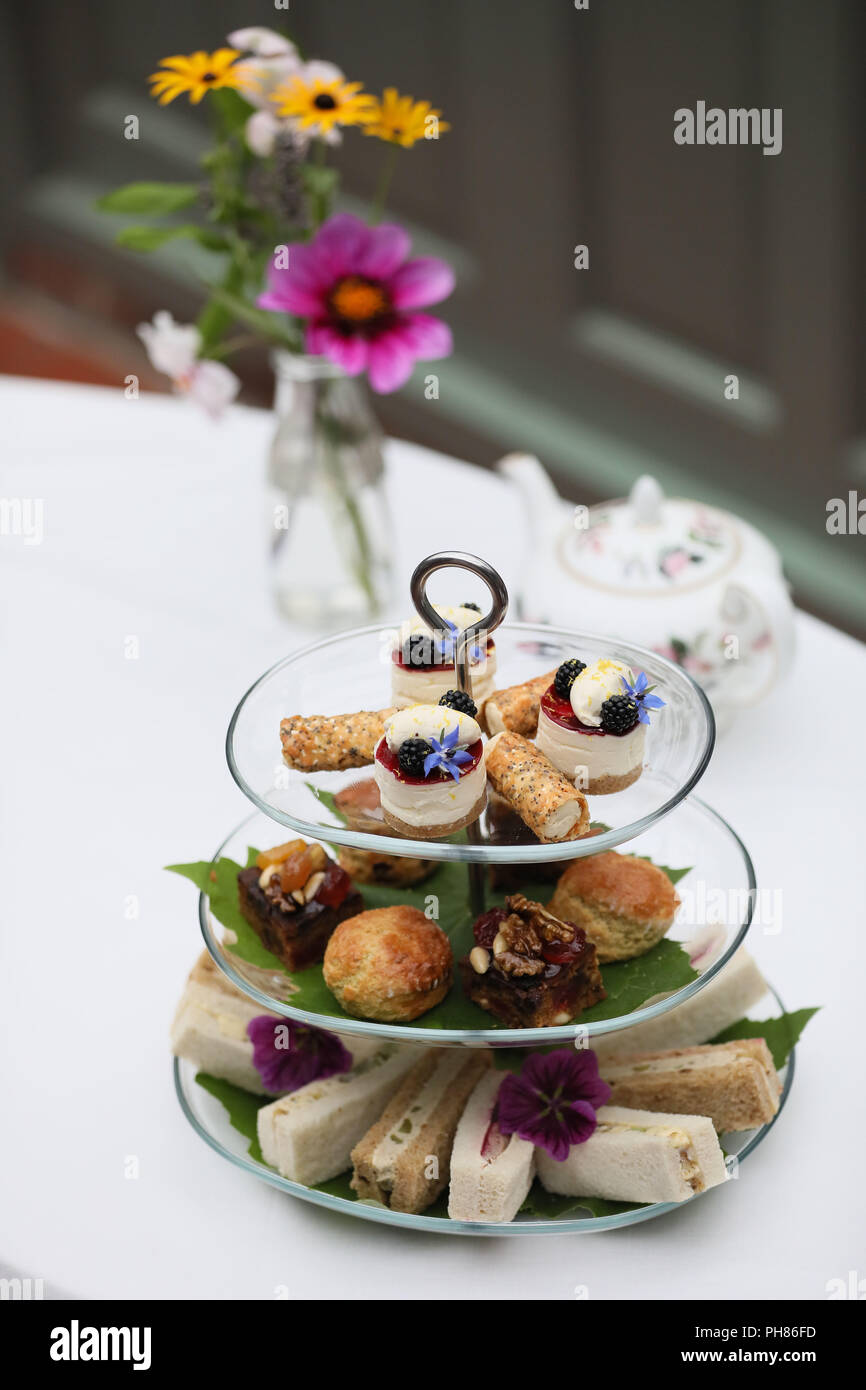 Una selezione di splendidi dolci casalinghi, Pasties, focaccine e panini. Foto Stock