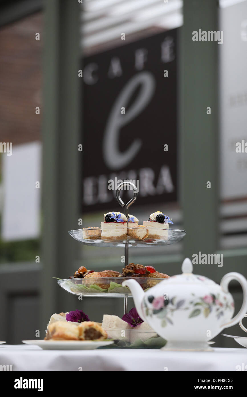 Una selezione di splendidi dolci casalinghi, Pasties, focaccine e panini. Foto Stock