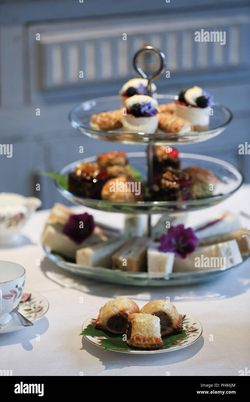 Una selezione di splendidi dolci casalinghi, Pasties, focaccine e panini. Foto Stock